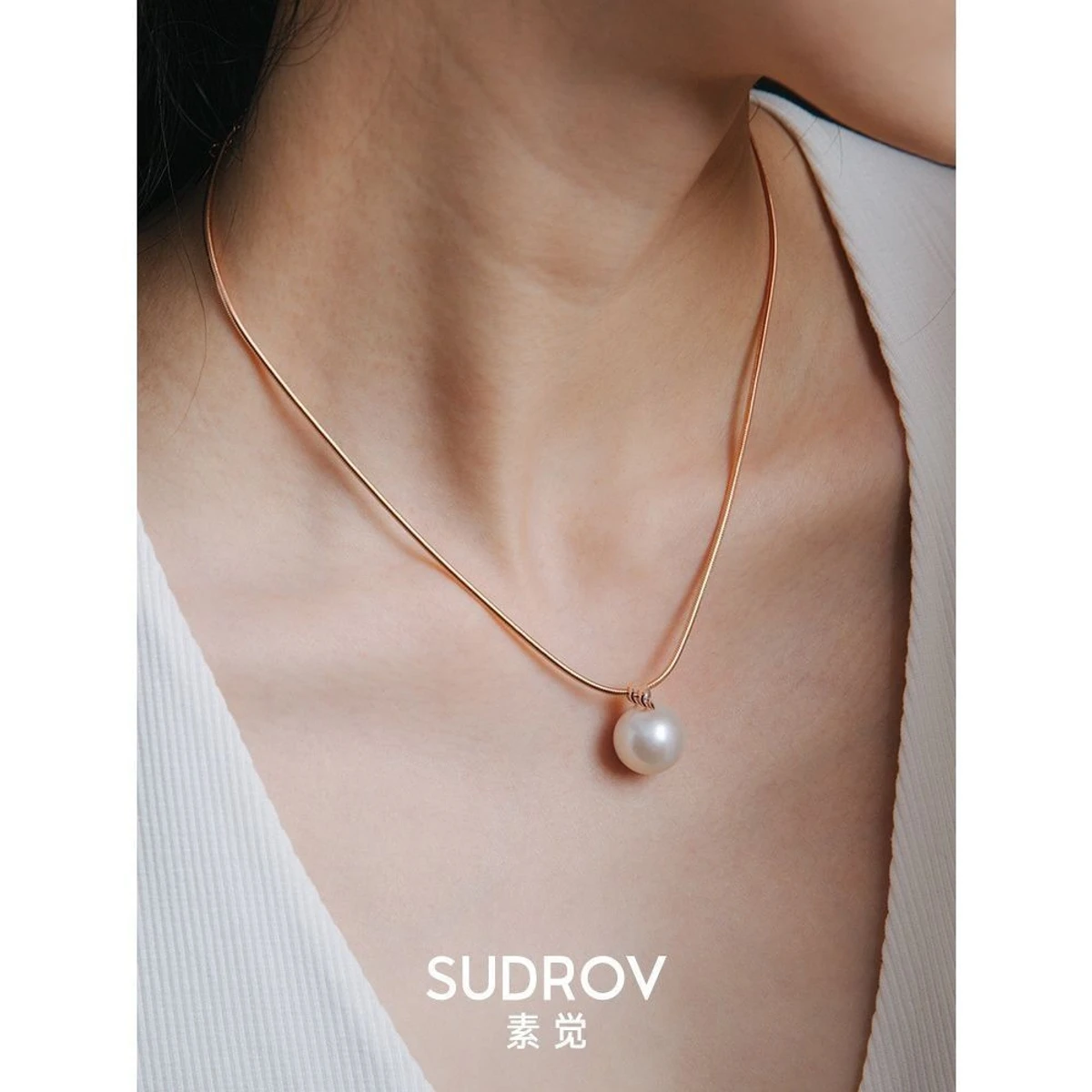 Gold Pearl Pendant Necklace For Woman