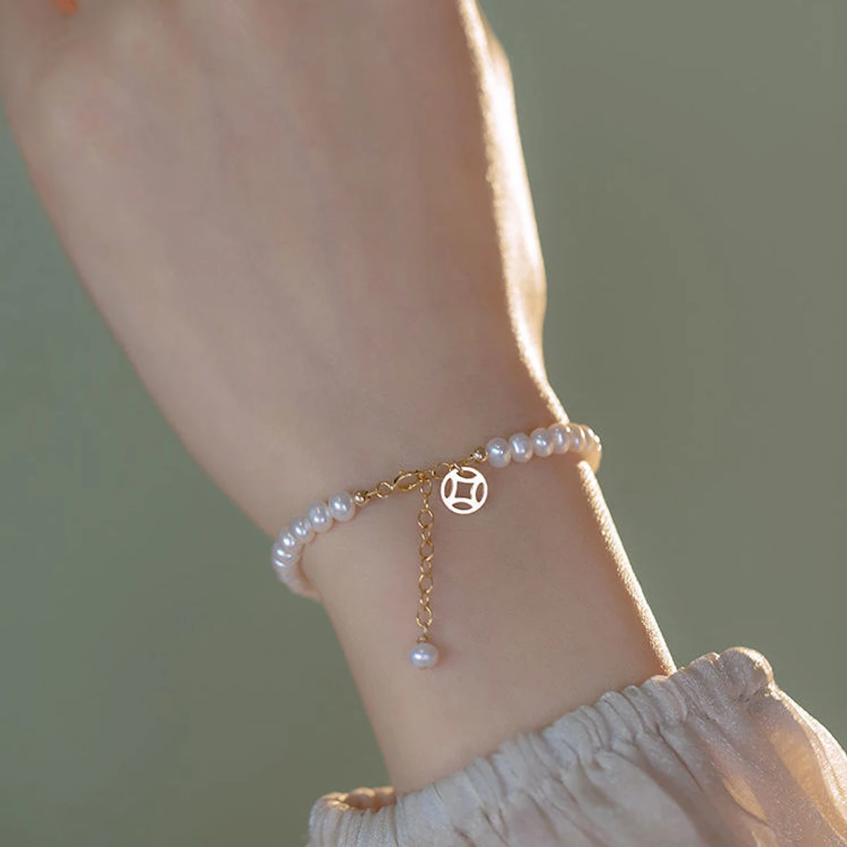 Classic Pearl Bracelet For Woman