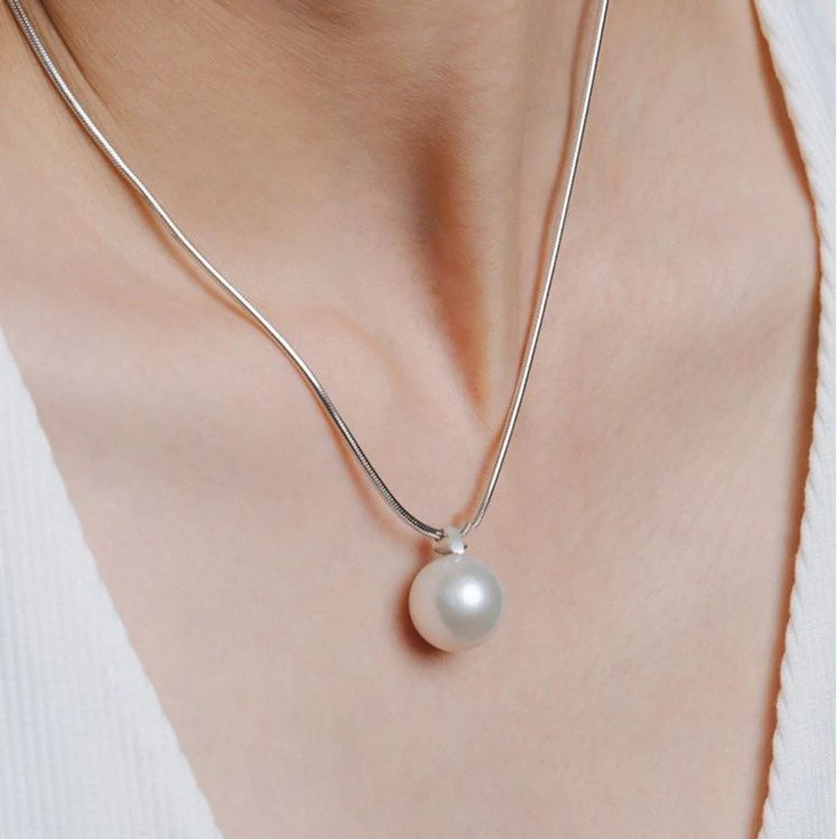 Classic Pearl Necklace For Woman