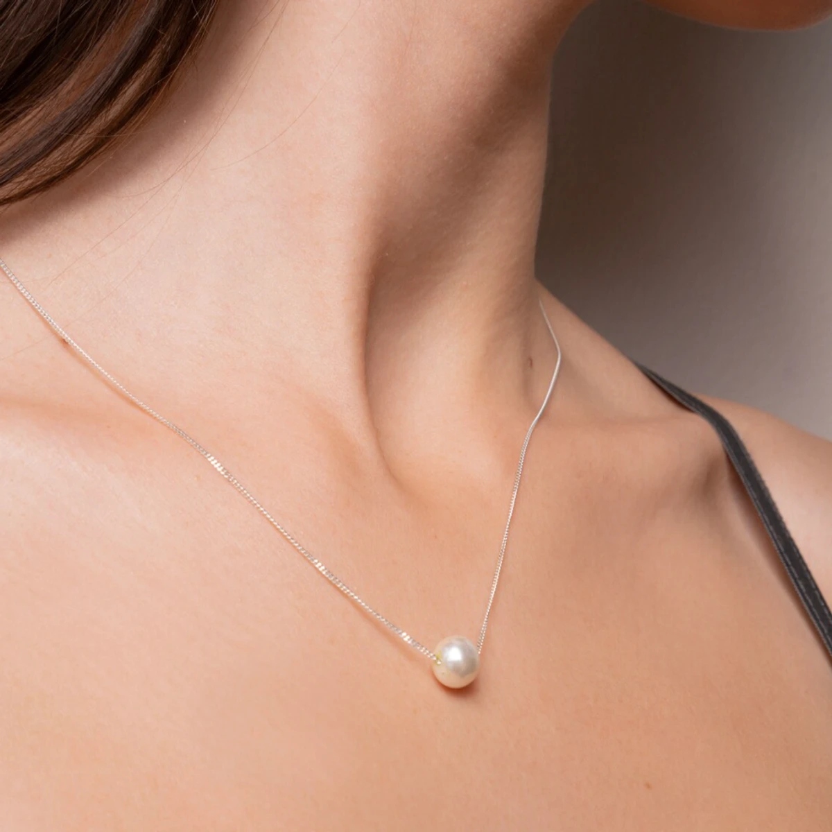 Pearl Pendant stylish Client Necklace for Ladies