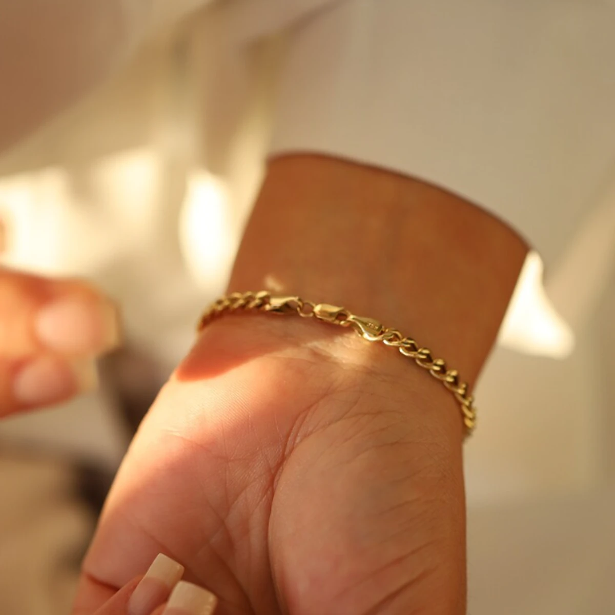Men Bracelet Gifts Mens Hand Chain Bracelet- Golden Bracelet For Men & Women