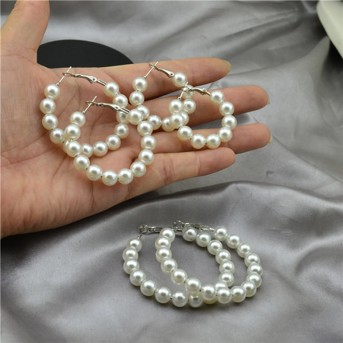 Round Simple Stylish New Design Earring  For Women