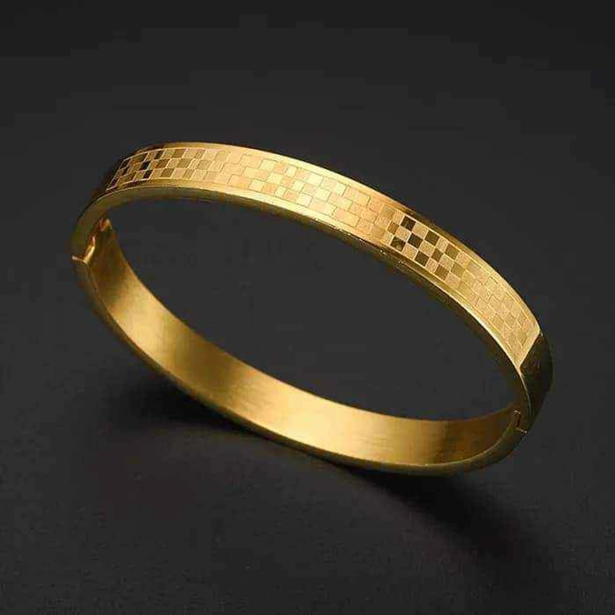 Golden Round Titanium Stainless Steel Cuff Bracelets For Men