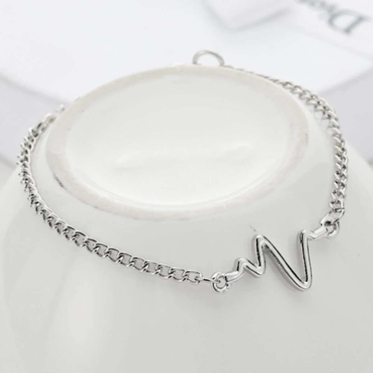 New Heart Shape Designed Bracelet for Women Trendy and Fashionable Bracelet