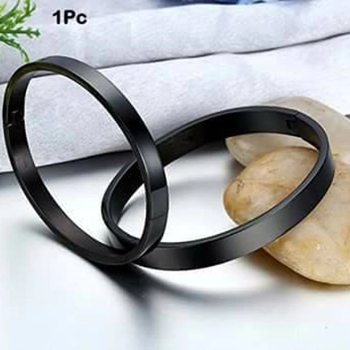 Black Round Fashionable Bracelet For Men