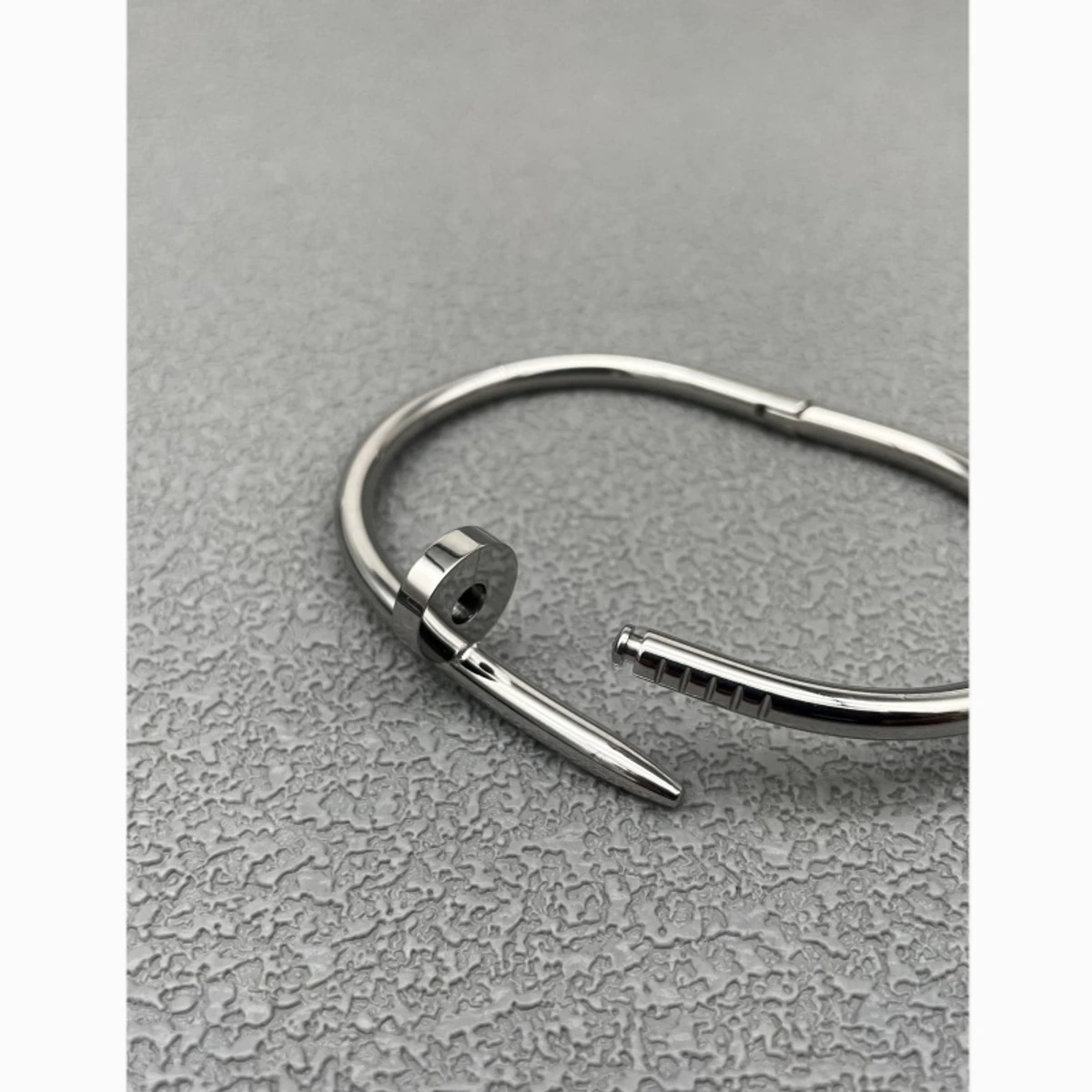 Silver Pereg Fashionable Stainless Steel Bracelet For Men & Women