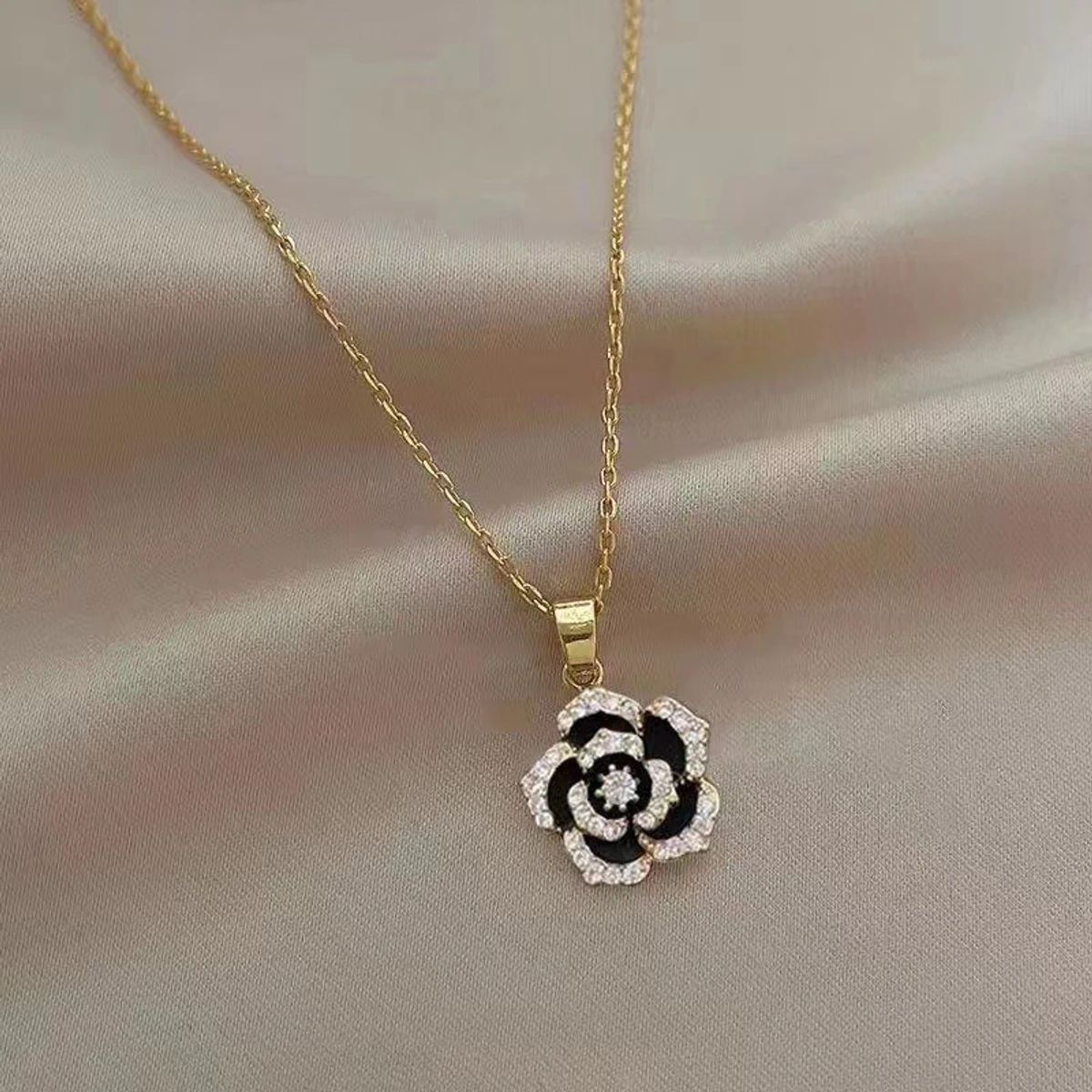 Korean Girls Ins Rose Necklace Flower Clavicle Chain
