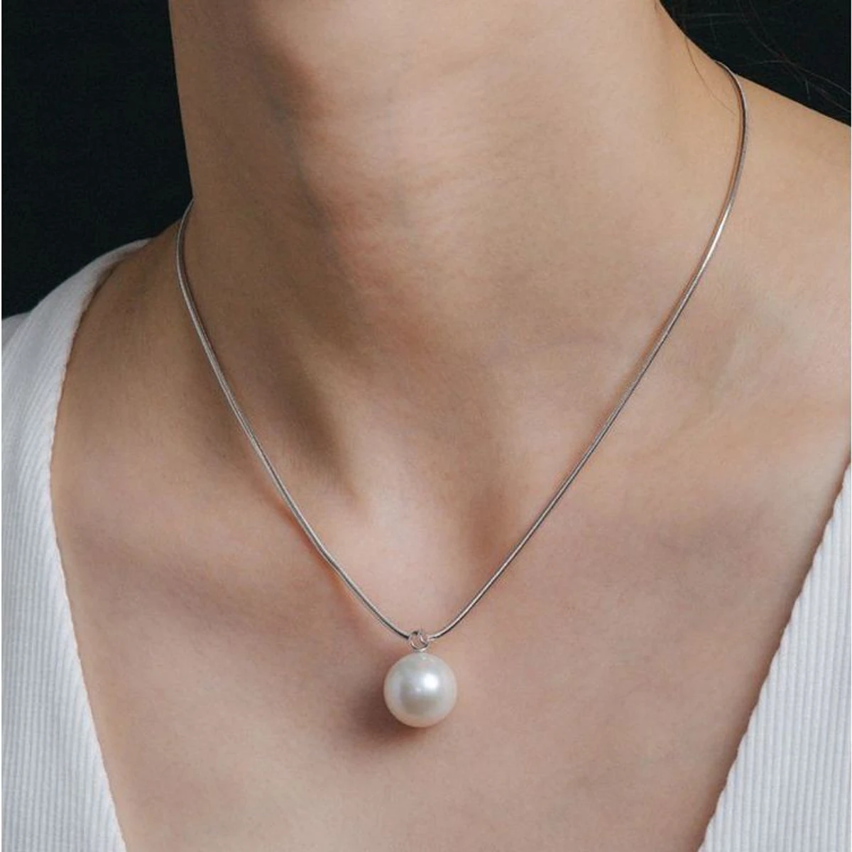 Pearl Pendant stylish Client Necklace for Ladies