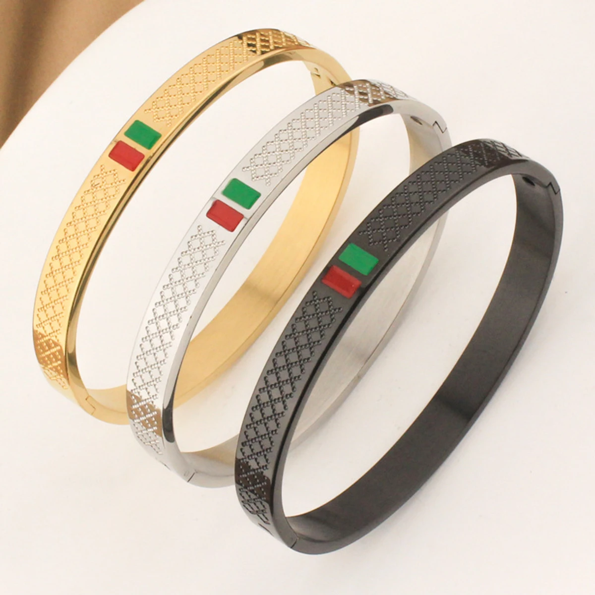 Stylish Round Gucchi Bracelet For Men